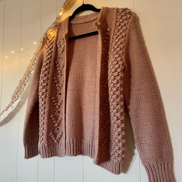 Dusty rose hand-knit cardigan - Picture 1 of 6